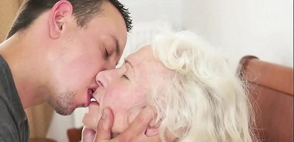  Gray haired grandma getting pussy banged